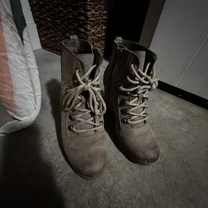 Women’s Sorel wedge snow boots